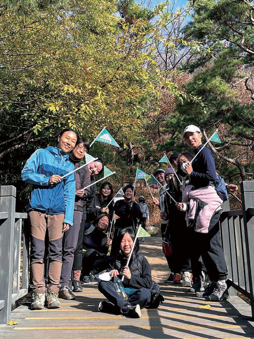 산 타는 페미들 — 인왕산 등산 현장